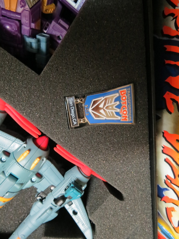 BotCon 2013   First Looks At Machine Wars Termination Set Out Of The Box  (4 of 31)